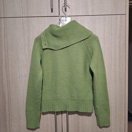 Bershka green knitted sweater like new, size M