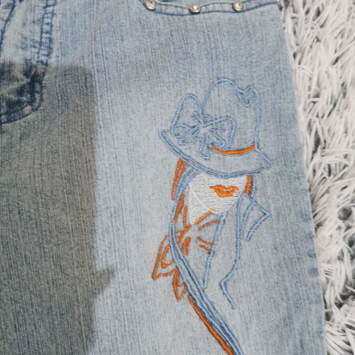 Jeans Capri Pants like new with design and strass A.A UNDERWEAR