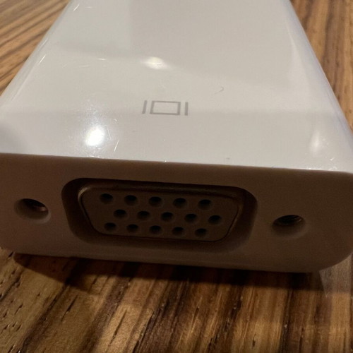 Apple Mini DisplayPort to VGA adapter used, model A1307