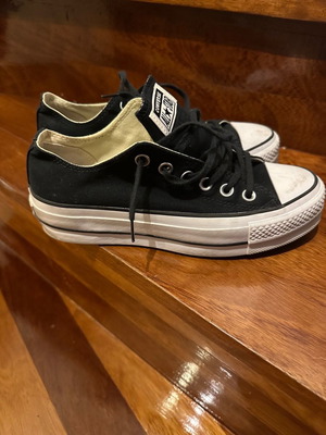 Παπούτσια Converse αθλητικά μαύρα μεταχειρισμένα, μέγεθος 38, σαν καινούργια