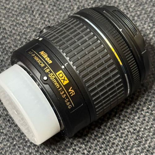 Nikon Crop AF-P DX Nikkor 18-55mm f/3.5-5.6G VR lens like new