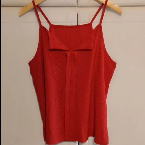 Red top XL like new, elastic fabric with feminine neckline