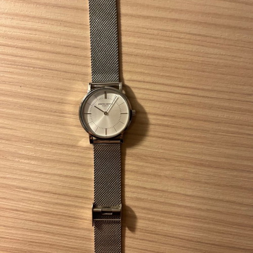 Silver wristwatch like new, worn 3 times