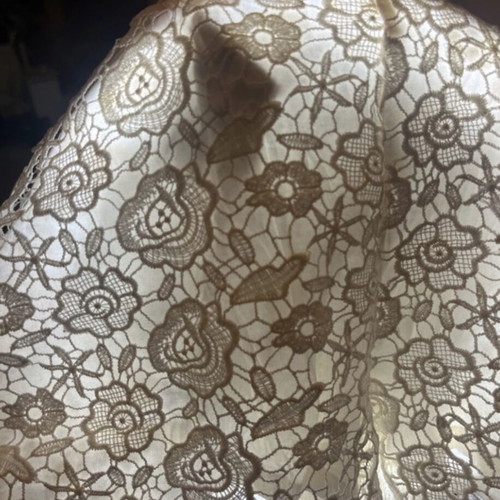 Gaudì Teen white embroidered shorts XS/S like new