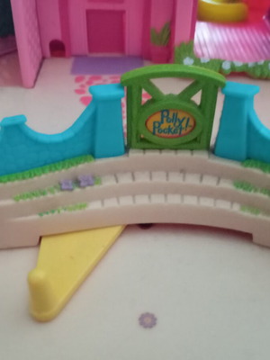 Polly Pocket Petland Hacienda Ranch House playset, vintage 2000 Mattel
