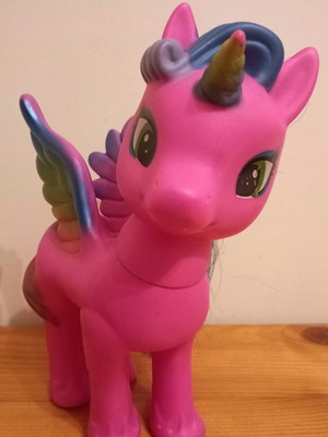 Toi-Toys Dream Horse unicorn/pegasus figure 19cm, like new