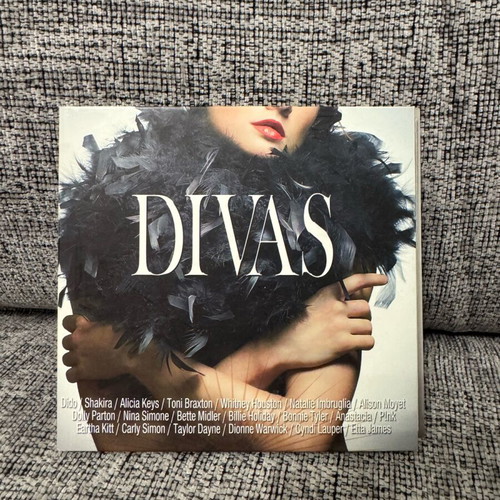 Divas CD like new, pack of 4