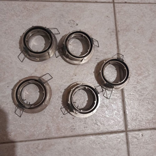 Recessed spotlights pack of 5 like new with movement