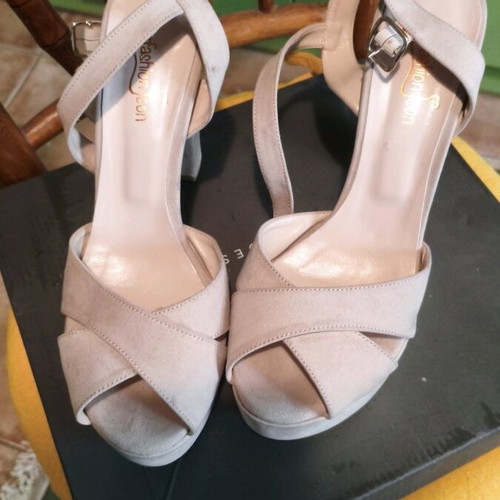 Fashion Icon 12cm platform sandals size 41 beige like new