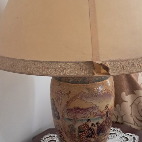 Satsuma table lamp used, good condition