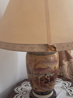 Satsuma table lamp used, good condition