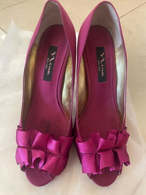 Nina New York satin fuchsia pumps used, size 39