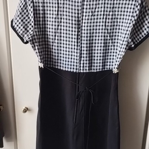 Women's dress short sleeve size 7/8 like new