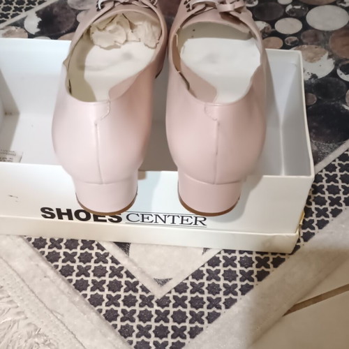 Pink pumps size 40 like new with black marks
