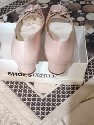 Pink pumps size 40 like new with black marks
