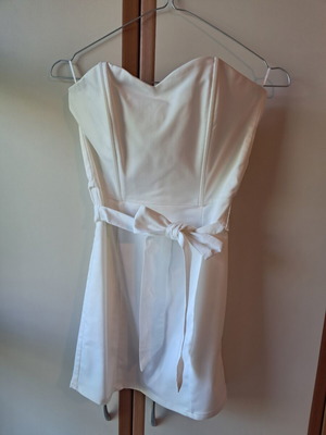 H&M white mini strapless dress with belt