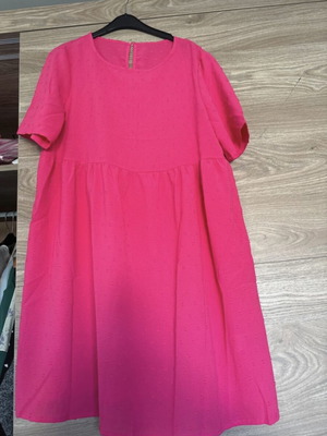 Shein dress with short sleeves like new, size medium, pink