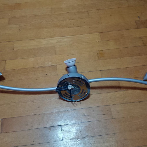 Ceiling light with 3 adjustable titanium spotlights, like new