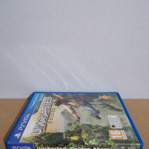Uncharted Golden Abyss PS Vita case and cover used, no game