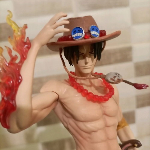 One Piece Portgas D Ace figure like new, 24cm
