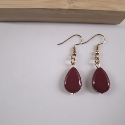 Earrings with hanging glass element new, burgundy and gold color