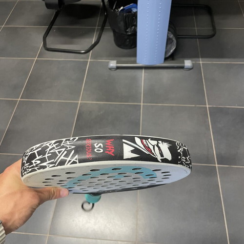 Gravity Pro 2025 padel racket