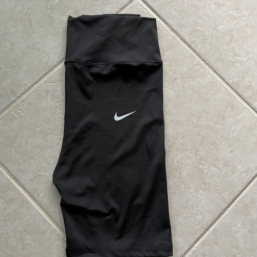Nike women's athletic biker shorts new, black, high waist, XL
