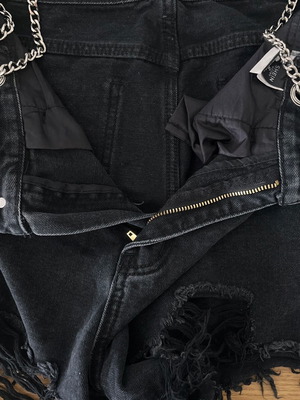Shein black denim shorts like new with chain size S
