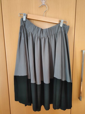 Madame Shou Shou skirt size M like new, black and gray, above knee