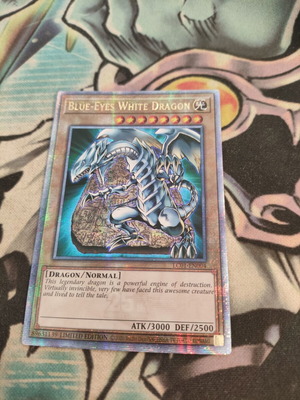 Blue-Eyes White Dragon Yu-Gi-Oh card Quarter Century Secret Rare LC01