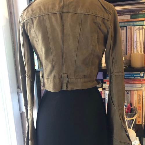 Military Cropped Jacket Thesis like new in khaki color