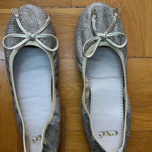 Exe gold ballerinas like new with bows size 37