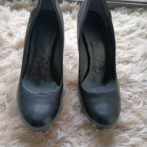Replay pumps used, black, size 39, with heel scratch