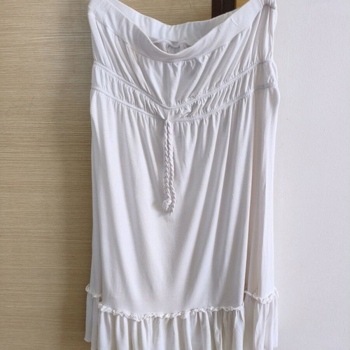 Strapless white dress medium used in very good condition
