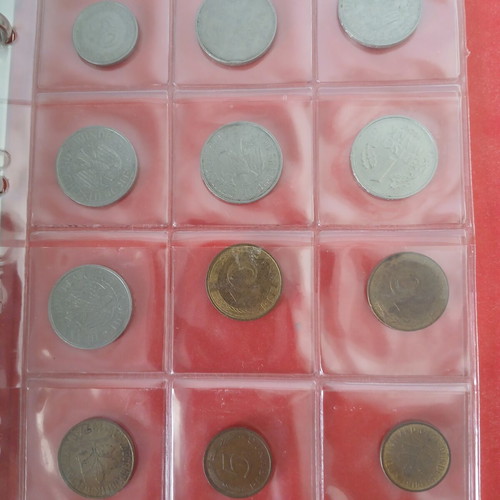 Coin collection used, 90 coins from various countries with case