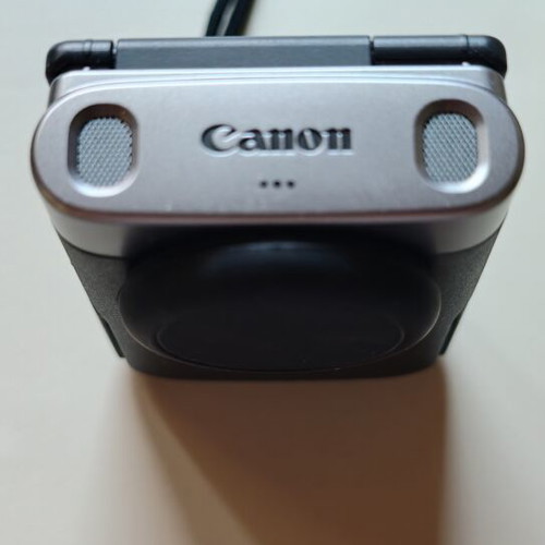 Canon PowerShot V10 4K UHD Vlogging Camera like new, silver