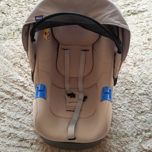 Chicco baby car seat like new