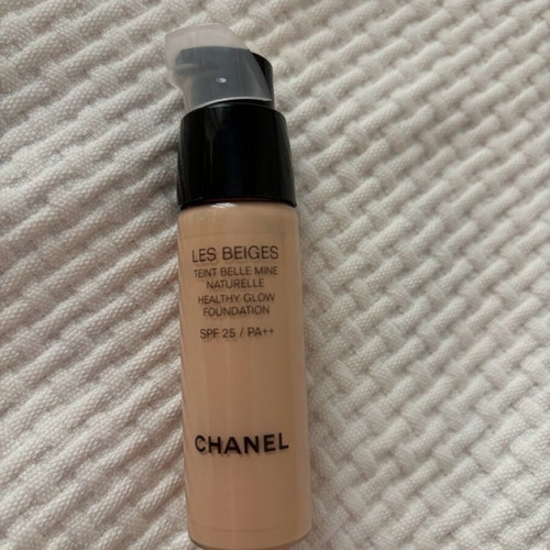 Chanel les beiges healthy glow foundation