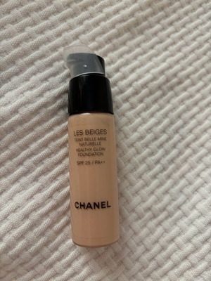 Chanel les beiges healthy glow foundation