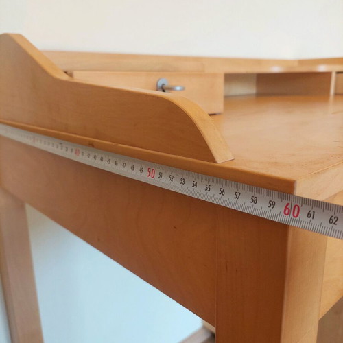 Wooden desk like new with drawers and wheels