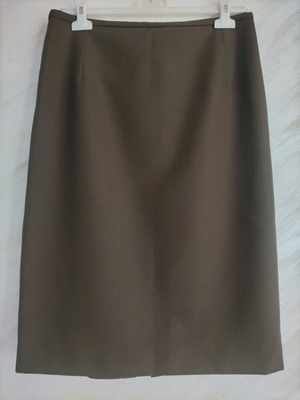 Wool pencil skirt brown like new, size medium/large