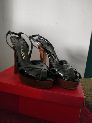 Italian women's sandals used, size 39, black