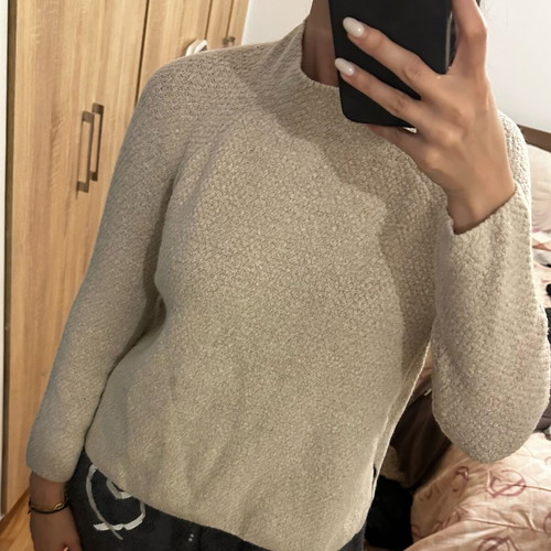 Mango sweater size large like new, white