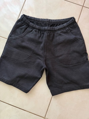 Bodymove boys' black bermuda shorts like new, size S, age 10