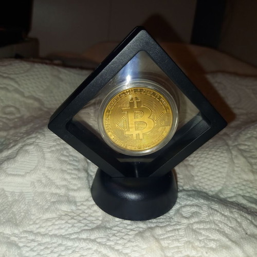 Bitcoin collectible coin new gold plated in black case 7cm