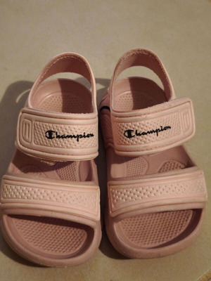 Παιδικά σανδάλια Champion Squirt G ροζ, σαν καινούργια