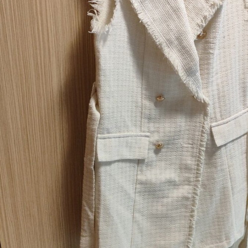 Shein sleeveless long jacket like new, white, size M