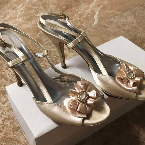 Heels *Chaniotakis*. In excellent condition.
