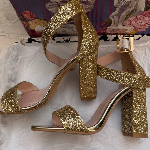 Danic No 37 heels used, gold color in very good condition
