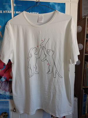 T-shirt brand new, size M, oversized style with cat and dog pattern
